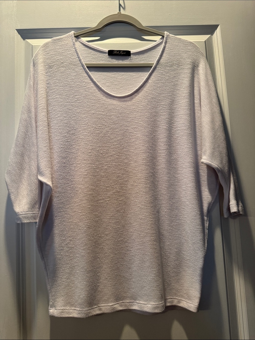 Laila Jayde White Scoop Neck Lightweight Pullover